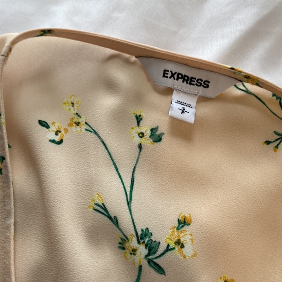 Chiffon flare sleeve tie front blouse - Picture 2 of 4